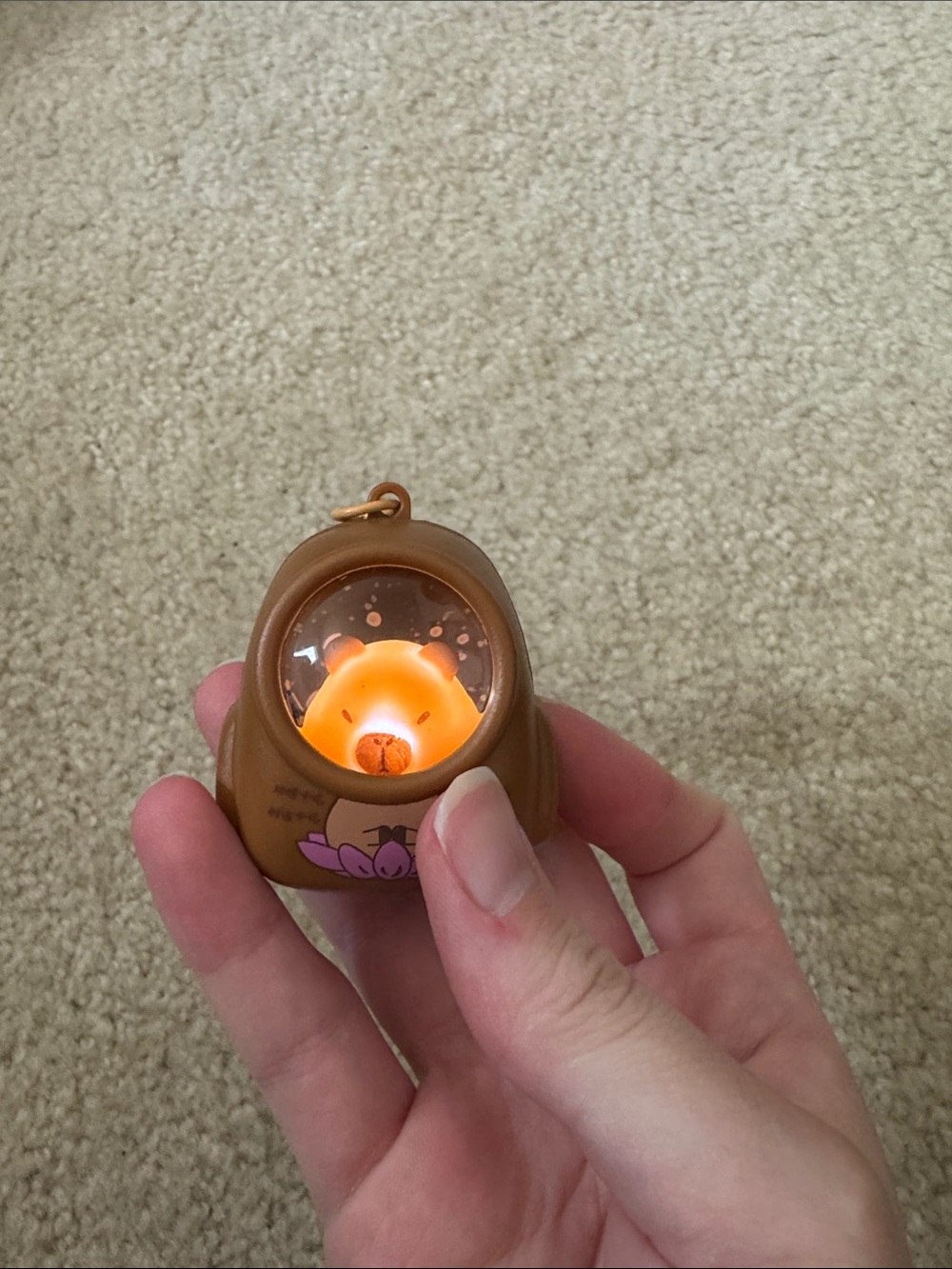 Capybara Light up Keychain - Picture 3 of 3